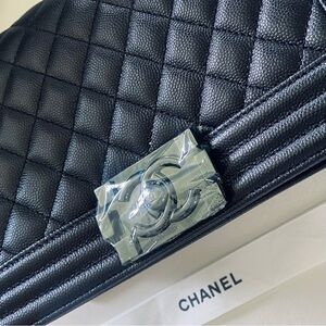 NEW CHANEL SO BLACK OLD MEDIUM BOY BAG FLAP QUILTED DIAMOND CAVIAR HARDWARE BOX